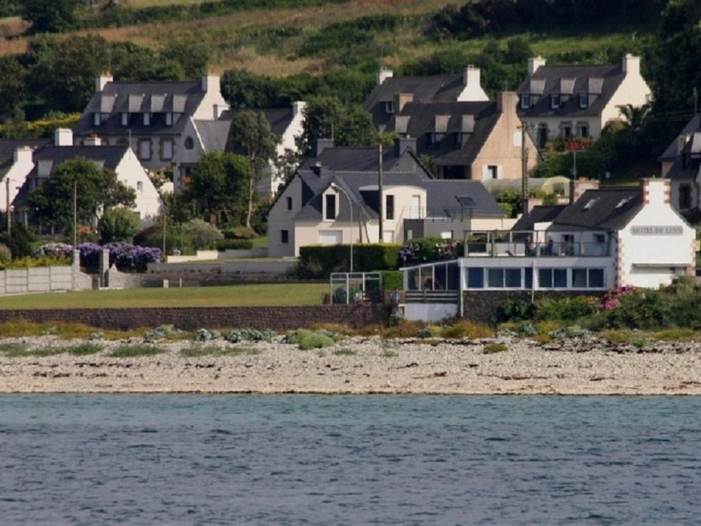 La maison du Lenn face à la mer Louannec Exterior foto